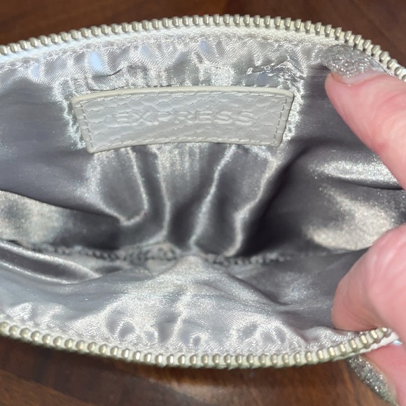 Express white scale pattern clutch - Picture 5 of 12